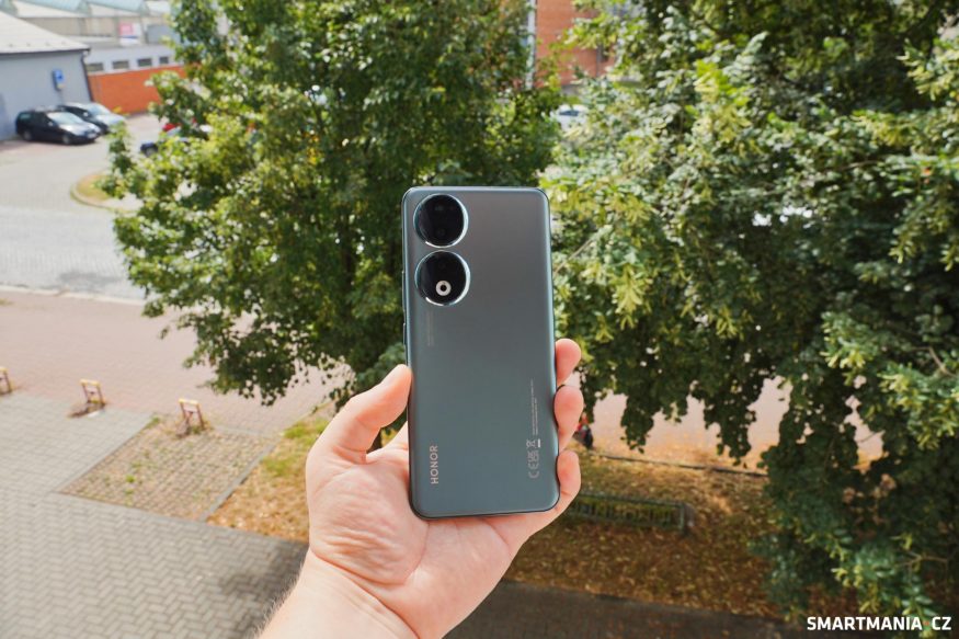 Telefon Honor 90 v zelené barvě