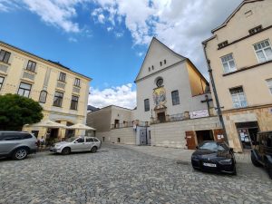 fotografie z širokoúhlého fotoaparátu telefonu Honor 90