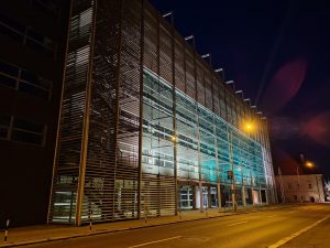 noční fotografie z hlavního fotoaparátu telefonu Honor 90