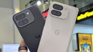 Google Pixel 9 Pro Fold v černé a bílé barevné variantě