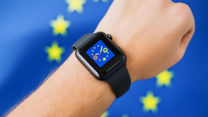 Chytré hodinky s vlajkou EU